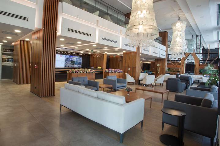 Entrance & Lobby