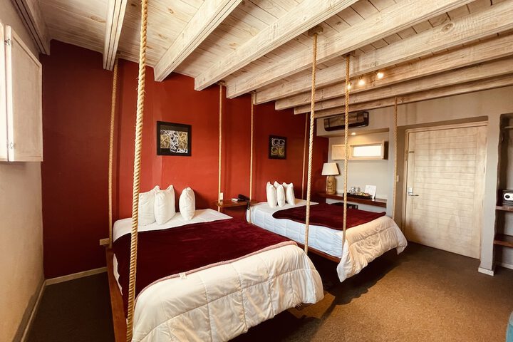 Room 18 of 28