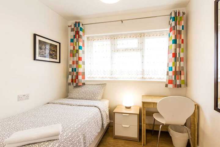 Room 18 of 27