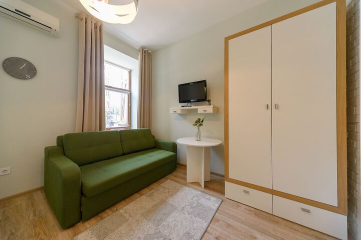 Room 14 of 108