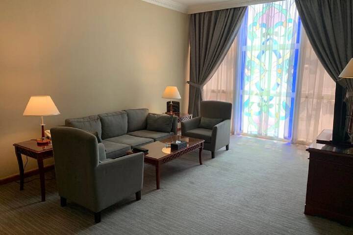 Room 40 of 132