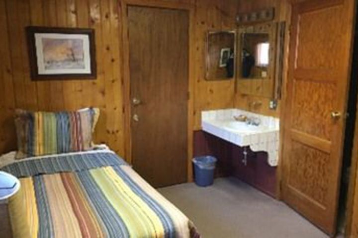 Room 104 of 182