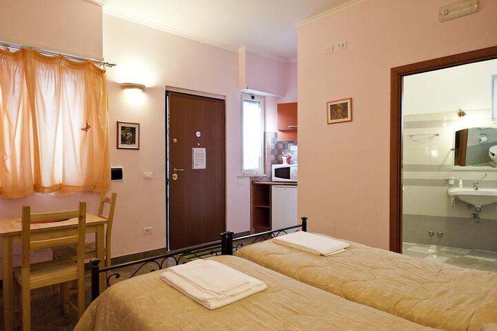 Room 8 of 35