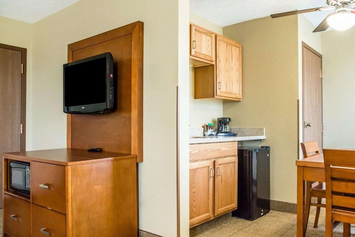 Room 9 of 30