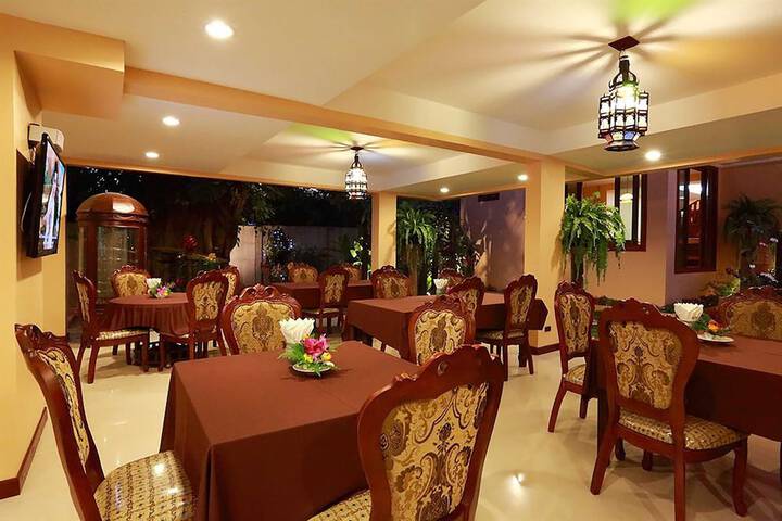 Dining 69 of 95