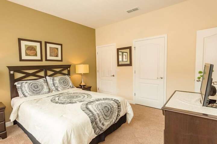 Room 3 of 28