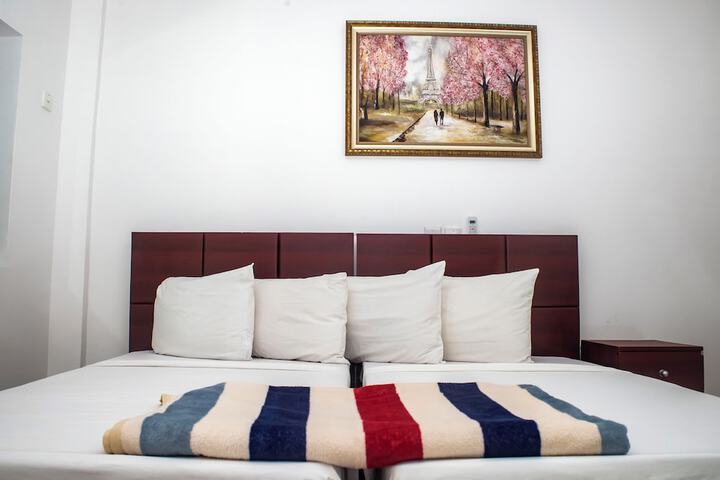 Room 25 of 120