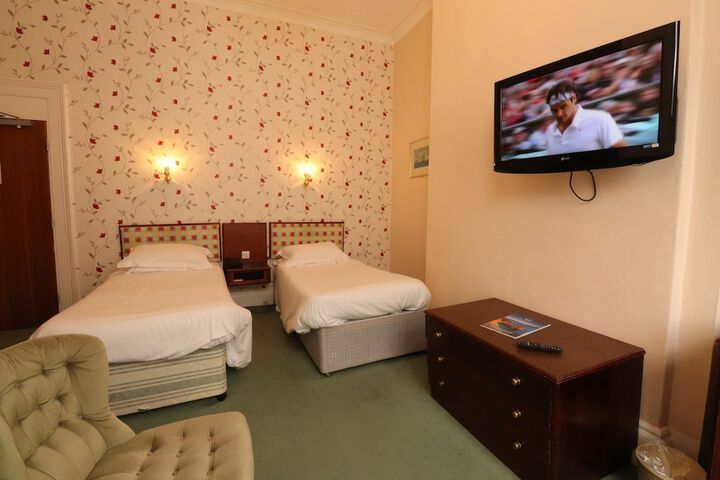 Room 14 of 95