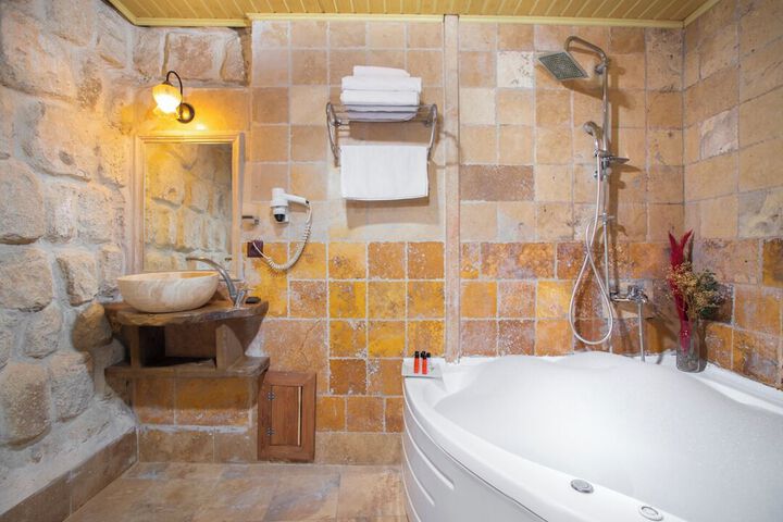 Room 71 of 118