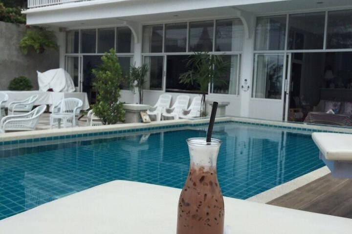 Pool 30 of 52