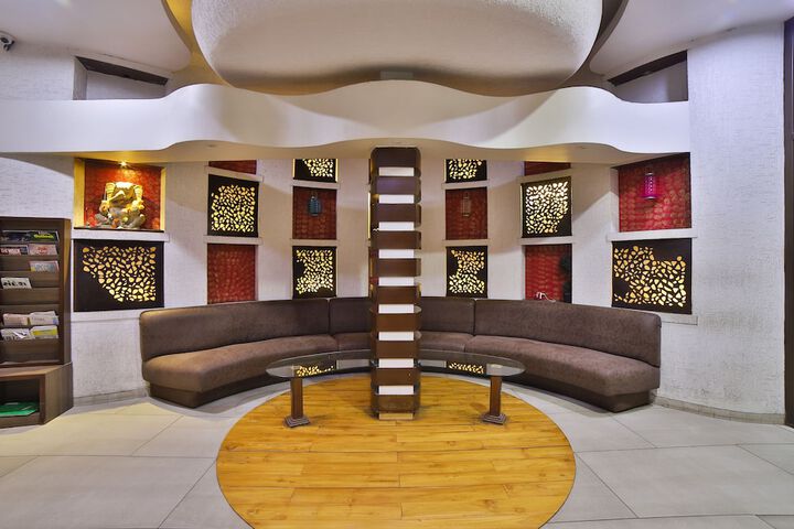 OYO 29657 Hotel The Emerald