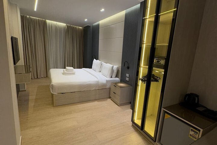Room 3 of 45