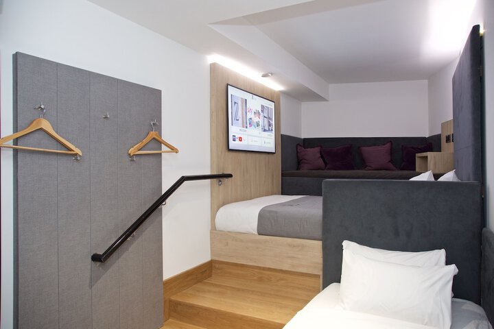 Room 13 of 50