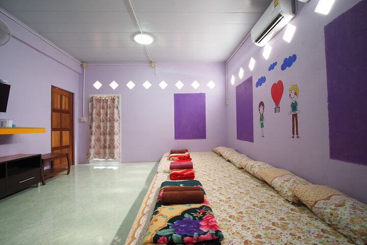 Room 9 of 48