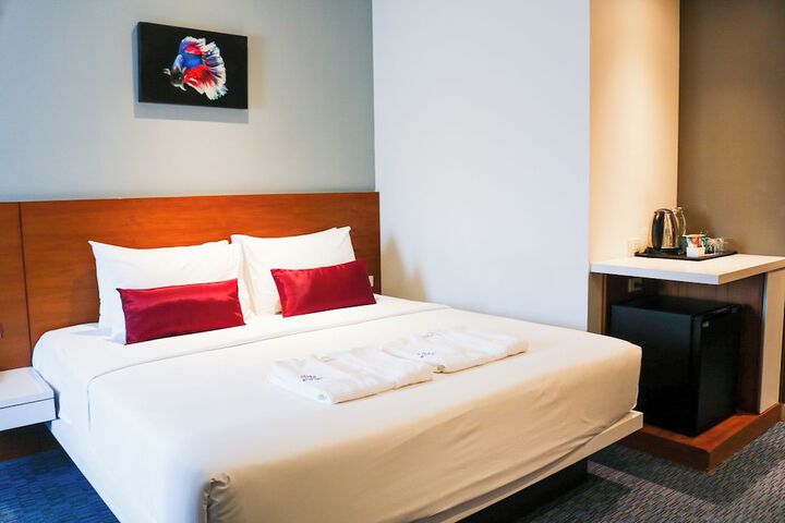 Room 33 of 62