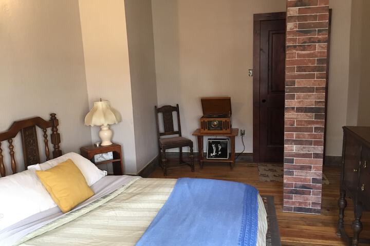 Room 8 of 68