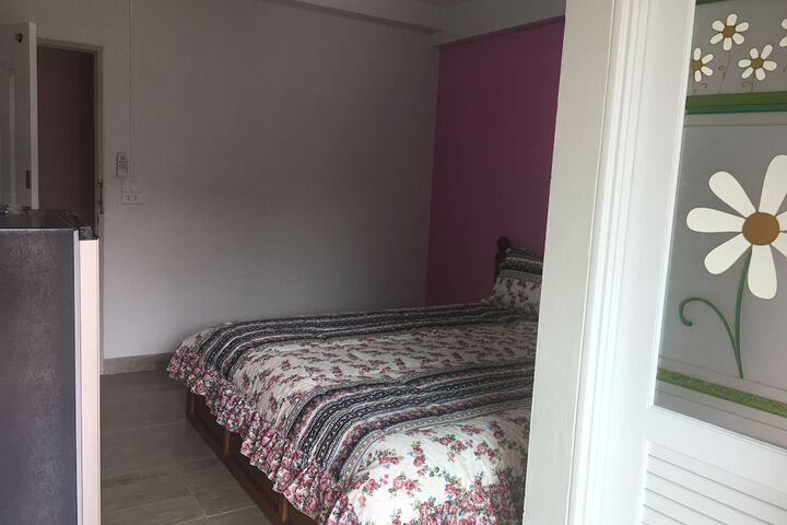 Room 12 of 99