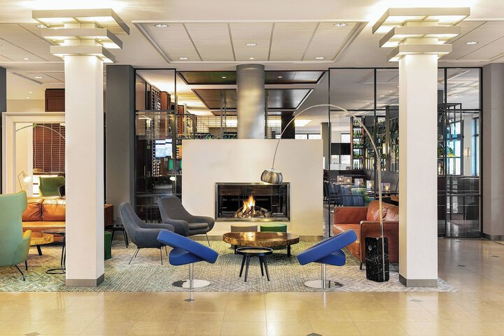 Entrance & Lobby