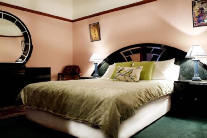 Room 107 of 360