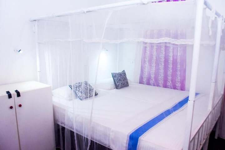 Room 10 of 36