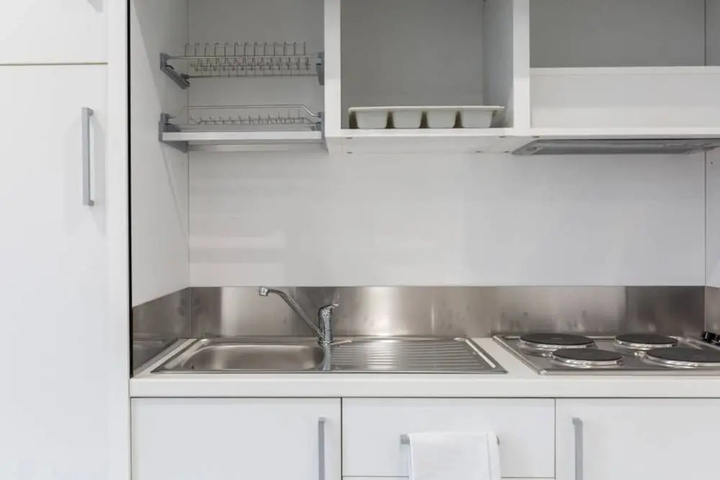 Modern Studio Flat in Camberwell by Burgess Park