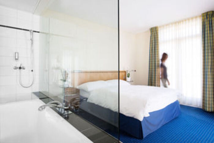 Room 10 of 22