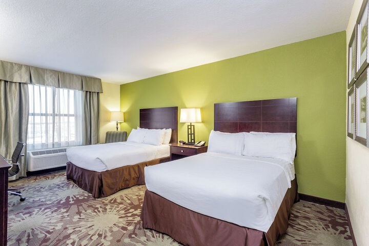 Room 4 of 27
