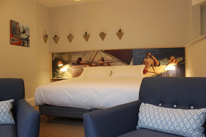 Room 8 of 36