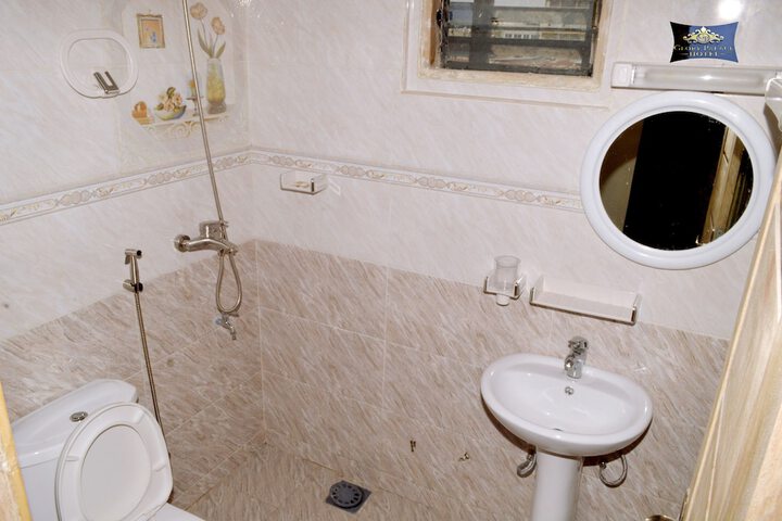 Room 32 of 42
