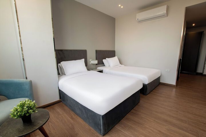 Room 14 of 36