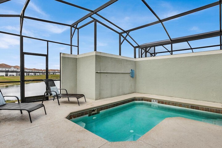 Pool 27 of 34