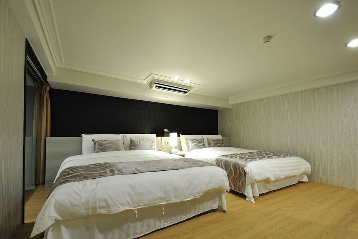 Room 30 of 60