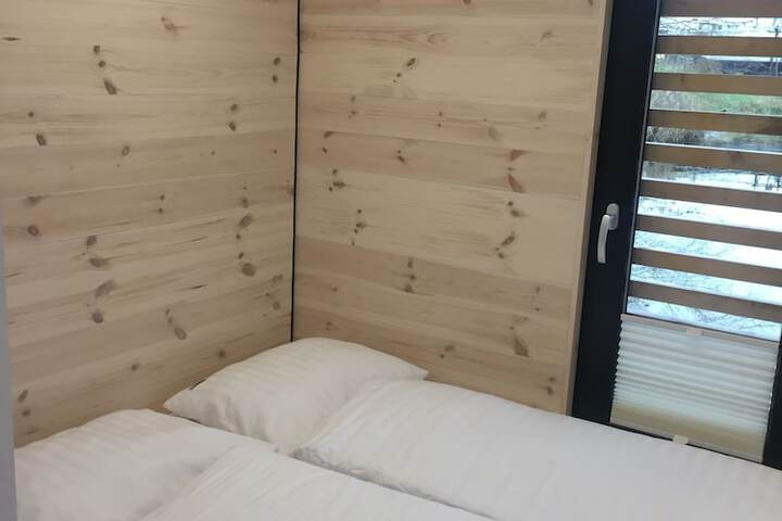 Room 7 of 65