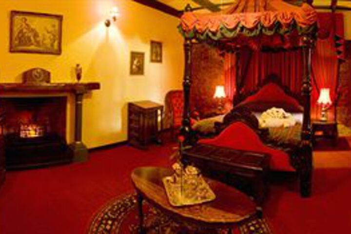 Room 11 of 26