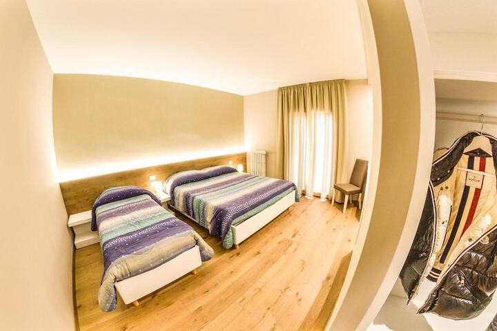 Room 15 of 44