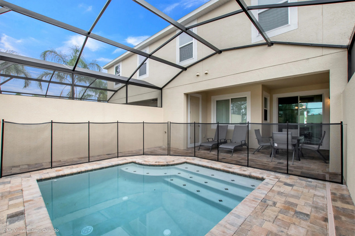 Pool 13 of 26