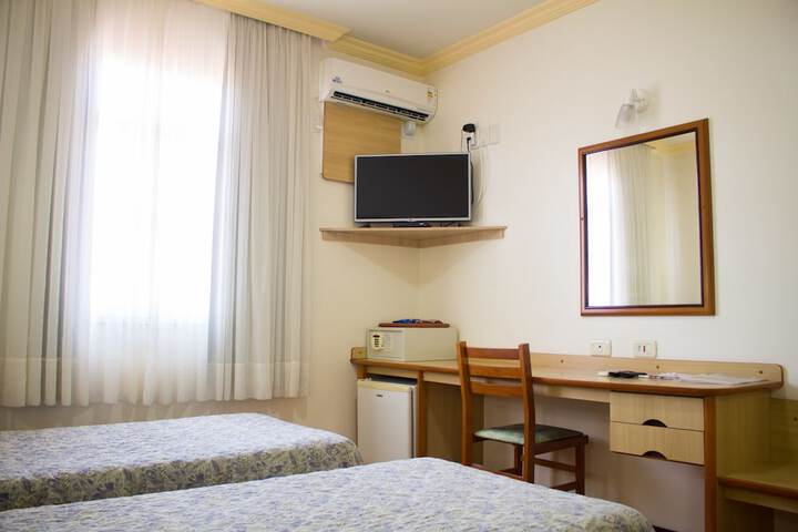 Room 8 of 41