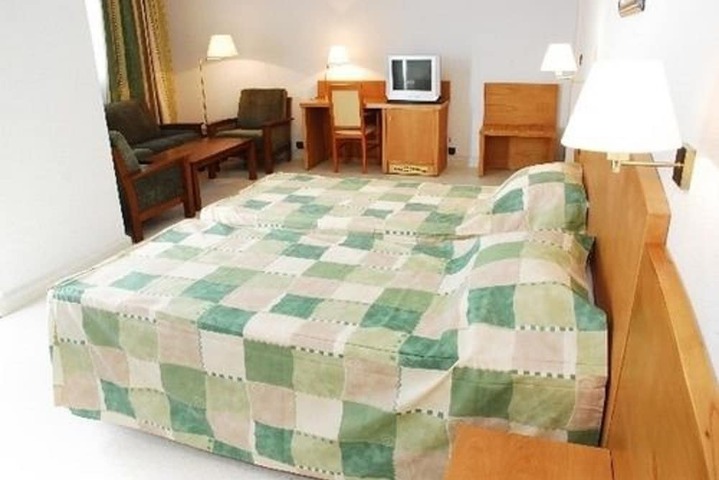 Room 6 of 38