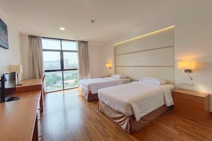 Room 40 of 102