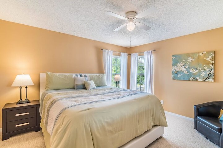 Room 4 of 34