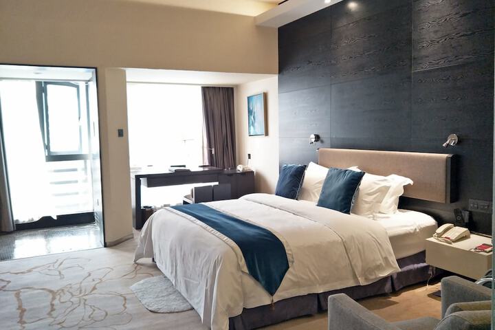Room 14 of 46