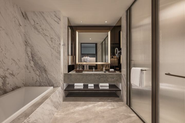 Room 10 of 19