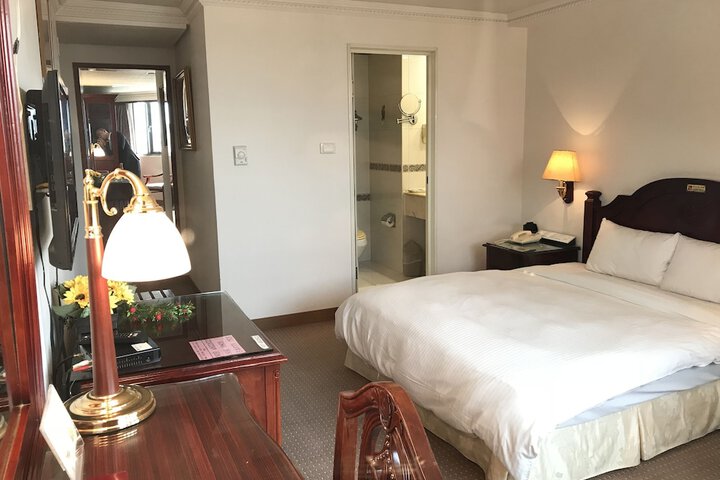 Room 16 of 44