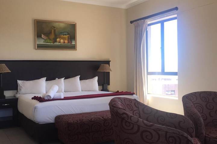 Room 11 of 48