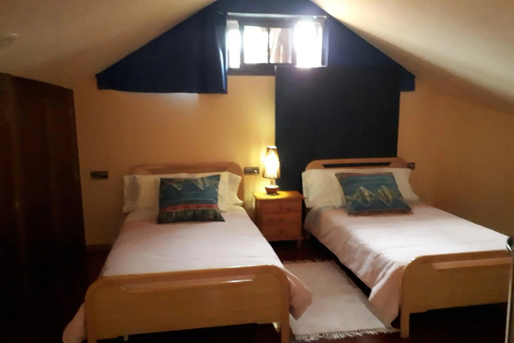 Room 4 of 13