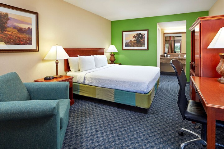 Room 10 of 23