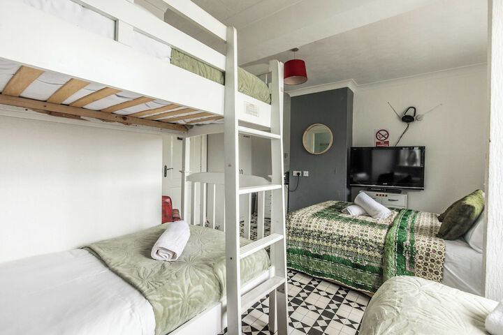 Room 7 of 15