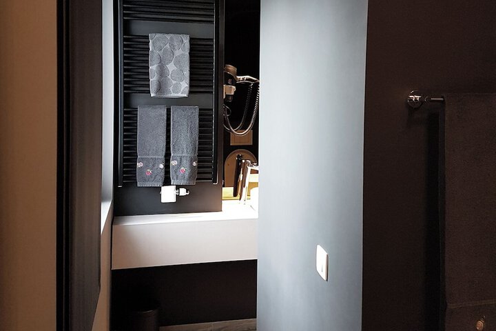 Room 44 of 64