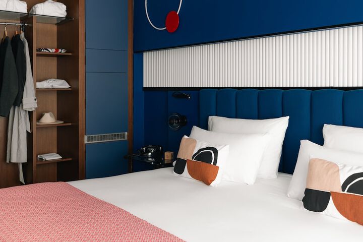 Room 12 of 96