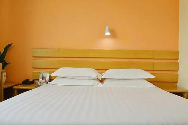 Chenzhou Sanyuan Hotel Tianlong Bus Station Branch